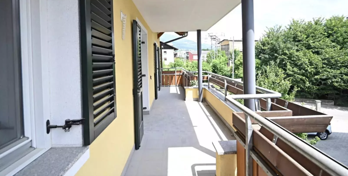 Horský apartmán s terasou a jižní orientací v Brunicu