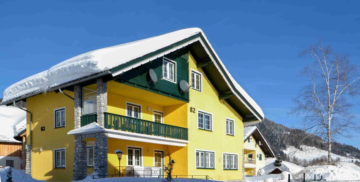 Zavedený horský penzion s výhledem na Grimming a celoročním provozem