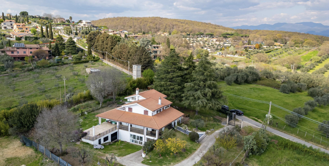 Soukromá vila s rozlehlým pozemkem a autentickou italskou atmosférou