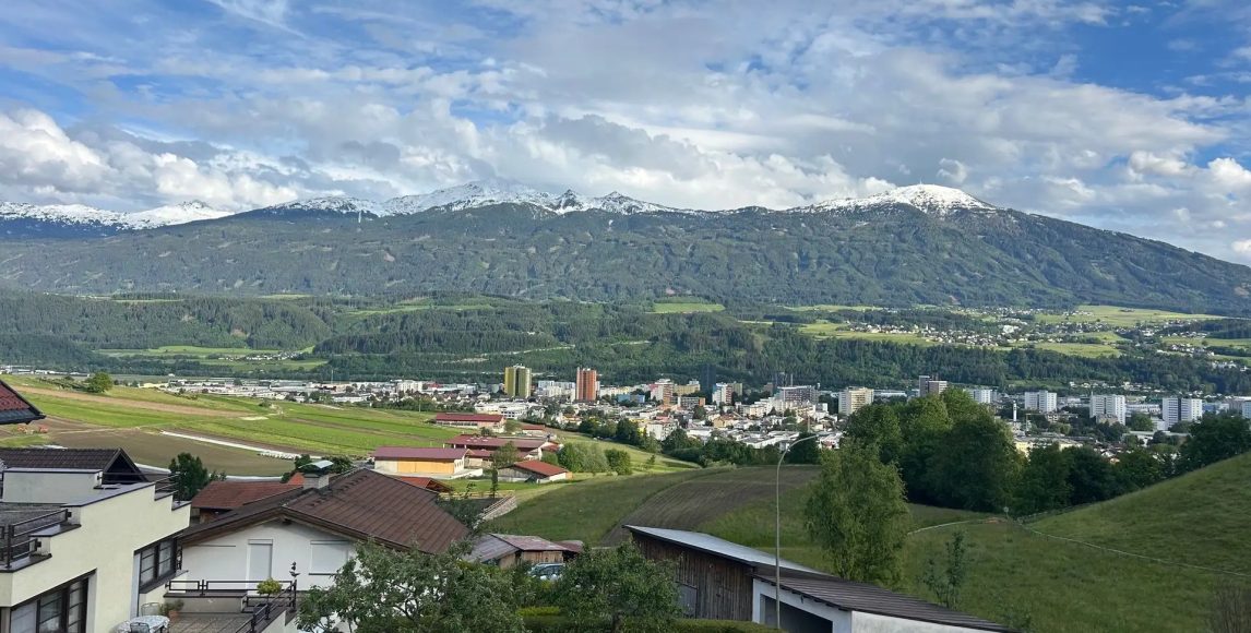 Innsbruck: bydlení ve městě, Alpy za rohem