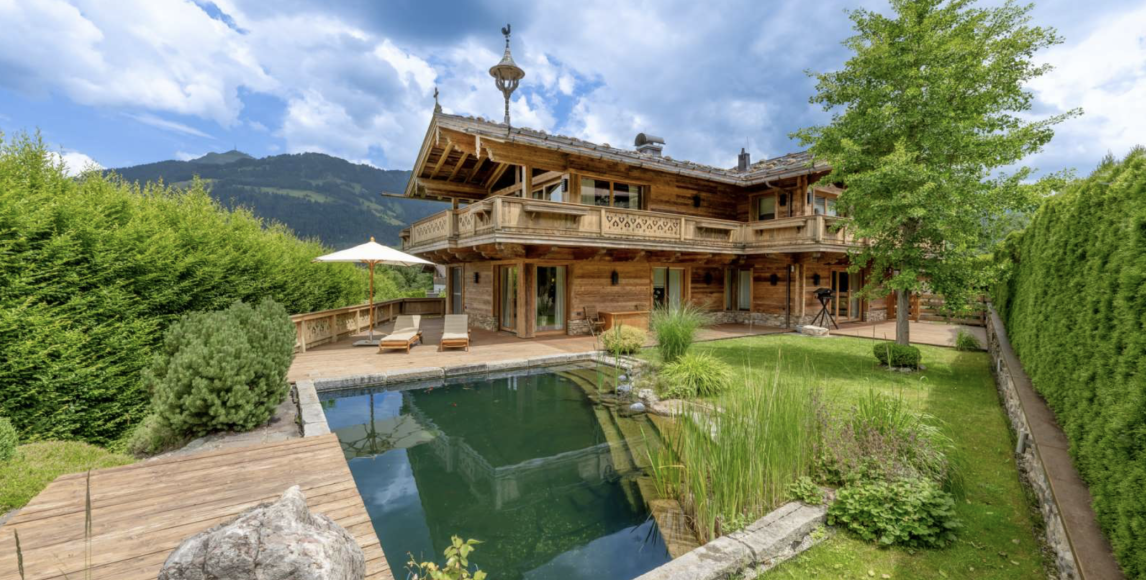 Kitzbühel: Exkluzivní tyrolský chalet s privátním wellness a ski-in přístupem